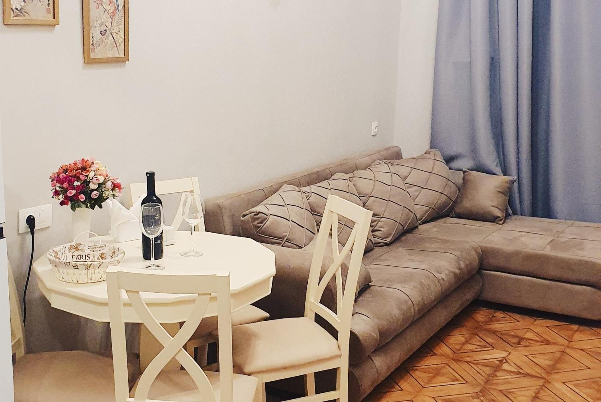 Sofiko Apartment In A Legendary Building Tbilisi Exterior photo